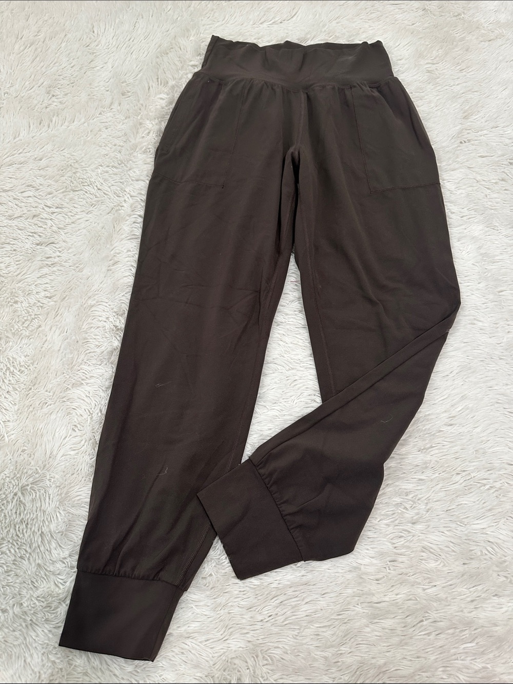 🦊 Athleta Salutations Jogger